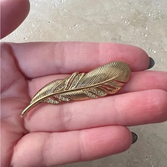 CHRISTIAN DIOR Brooch Pin Jewelry Gold Rhinestones Feather